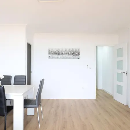 Panoramic Mediterranean Views Beachfront Lejlighed